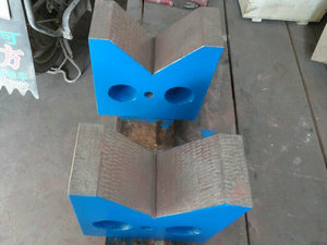 鑄鐵彎板在航空行業的使用優勢